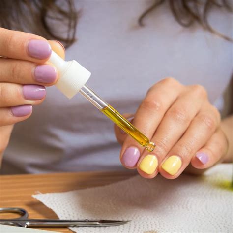 does cuticle oil strengthen nails.